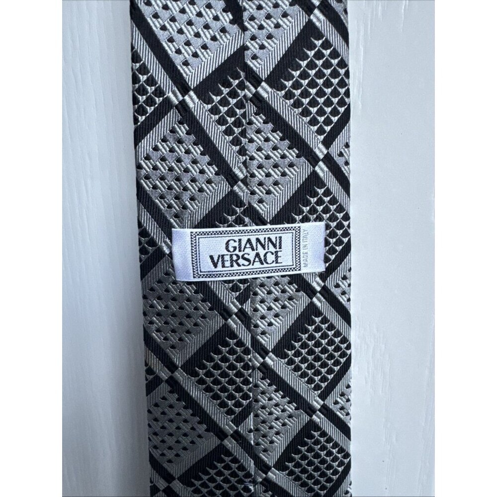 Gianni Versace Men’s Black Silver Gray Square Print Necktie Silk Made In Italy - Picture 3 of 8